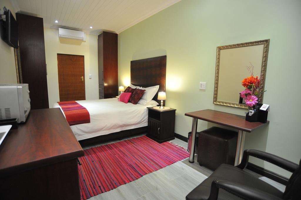 Sunset Manor Guest House Potchefstroom Εξωτερικό φωτογραφία
