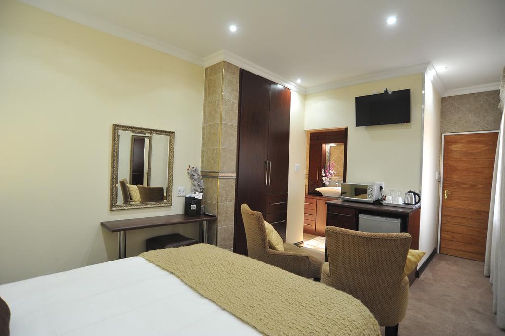 Sunset Manor Guest House Potchefstroom Εξωτερικό φωτογραφία