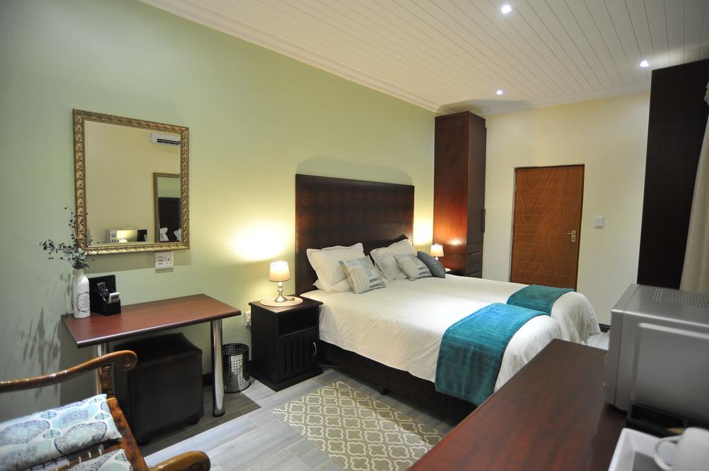 Sunset Manor Guest House Potchefstroom Εξωτερικό φωτογραφία